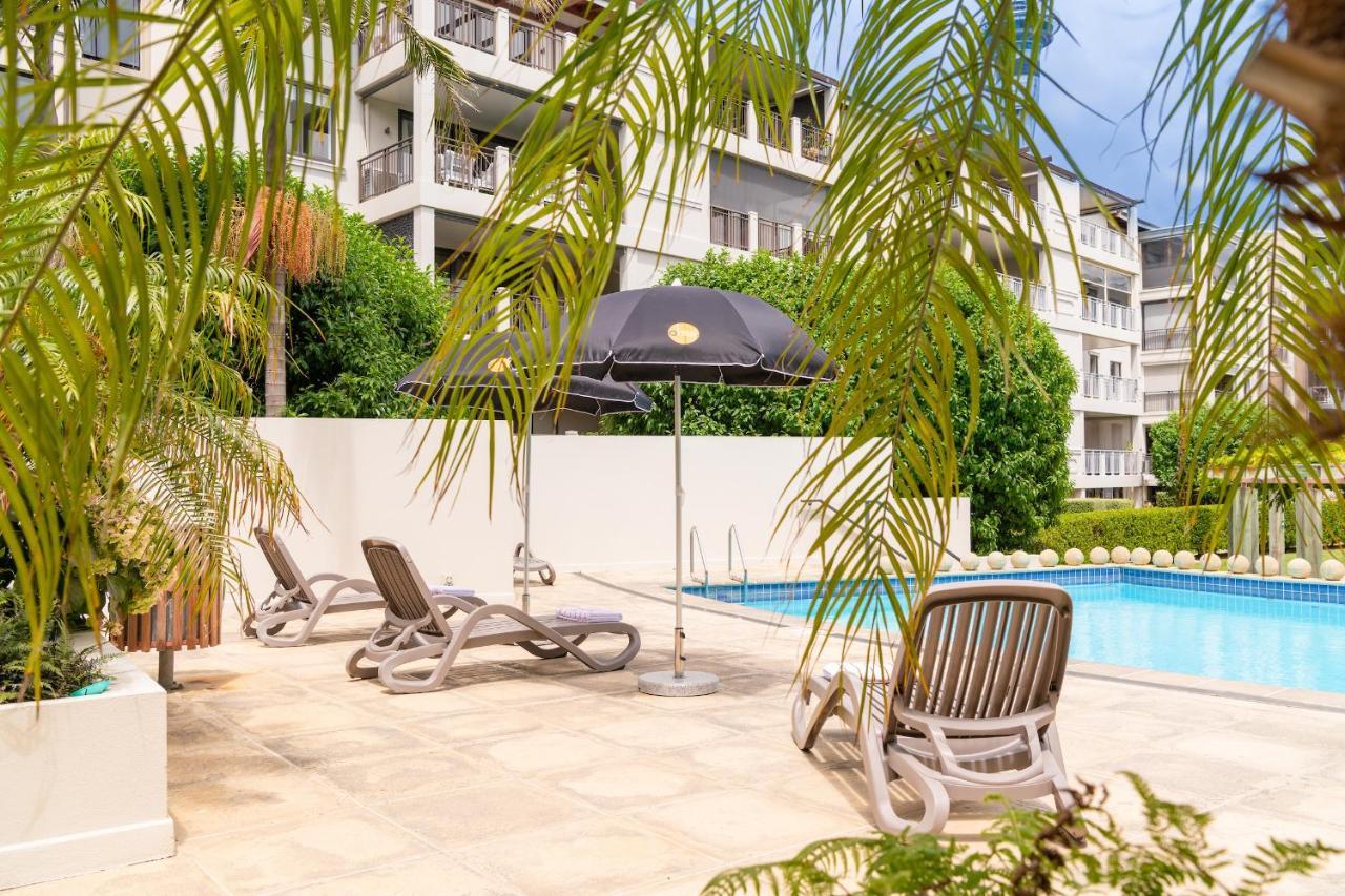 Hotel Ohtel Auckland Zewnętrze zdjęcie Pool at the hotel