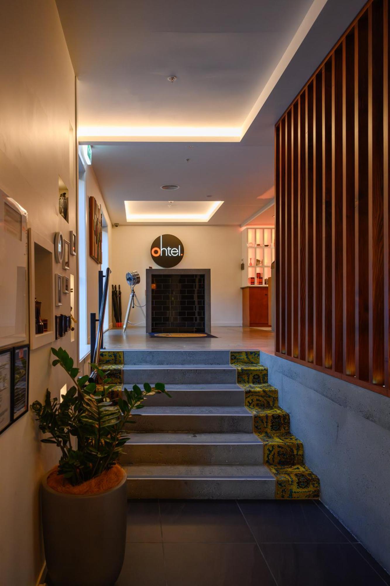 Hotel Ohtel Auckland Zewnętrze zdjęcie Entrance to the hotel
